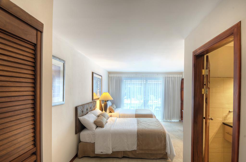 Beachfront Hotel Tramonto 자코 외부 사진