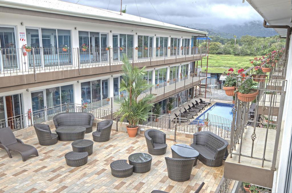 Beachfront Hotel Tramonto 자코 외부 사진