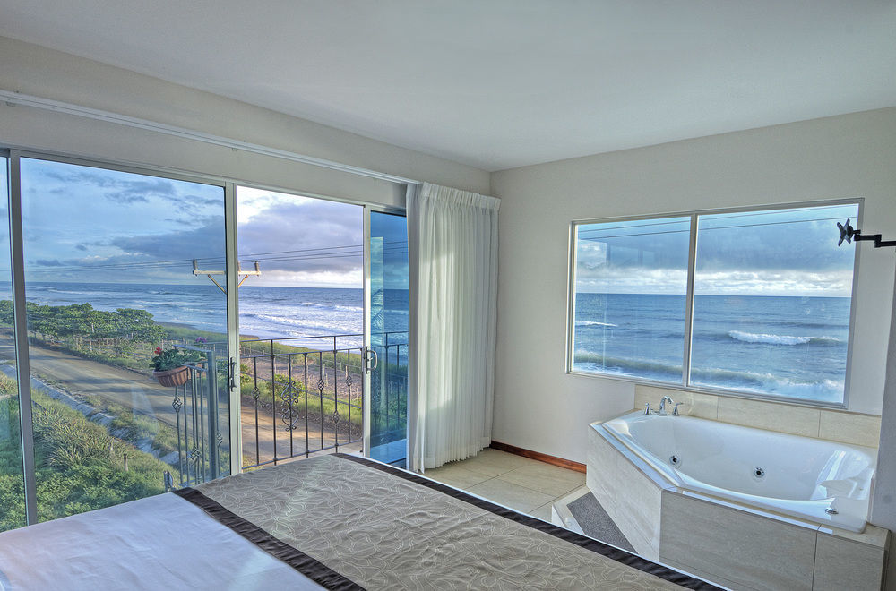 Beachfront Hotel Tramonto 자코 외부 사진