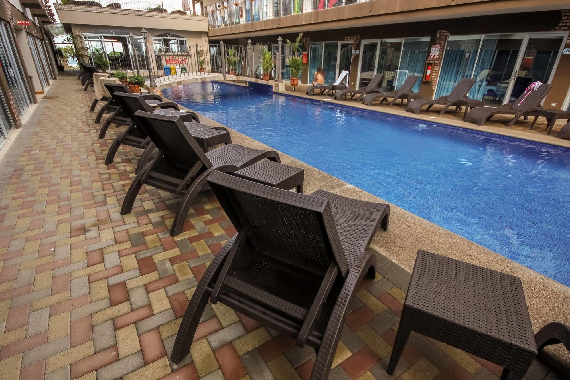 Beachfront Hotel Tramonto 자코 외부 사진