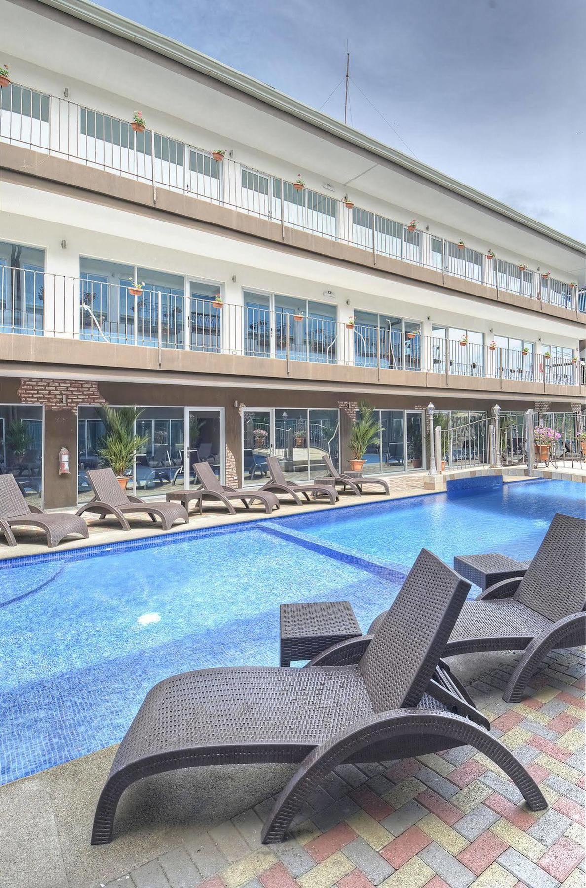 Beachfront Hotel Tramonto 자코 외부 사진