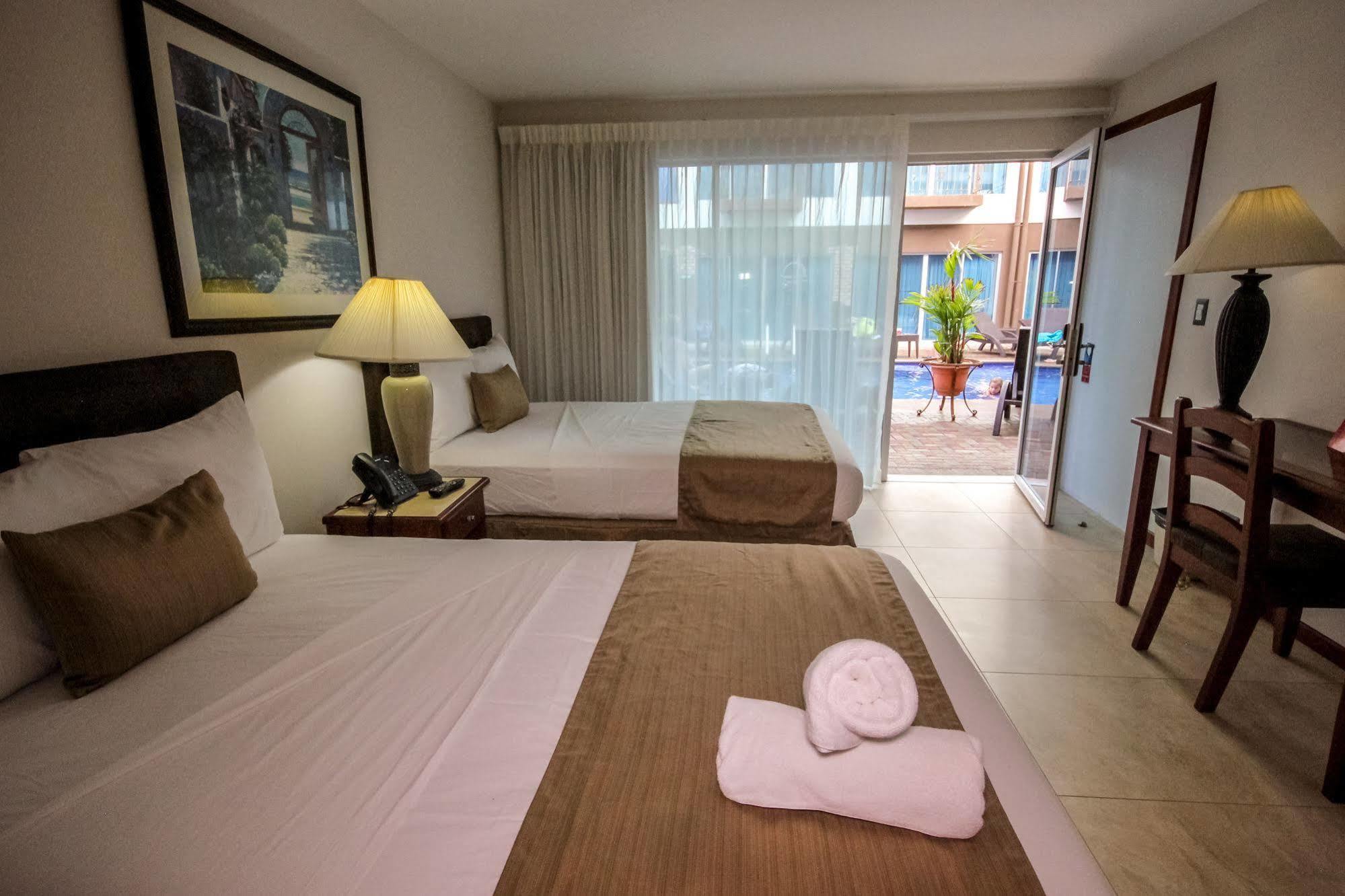 Beachfront Hotel Tramonto 자코 외부 사진