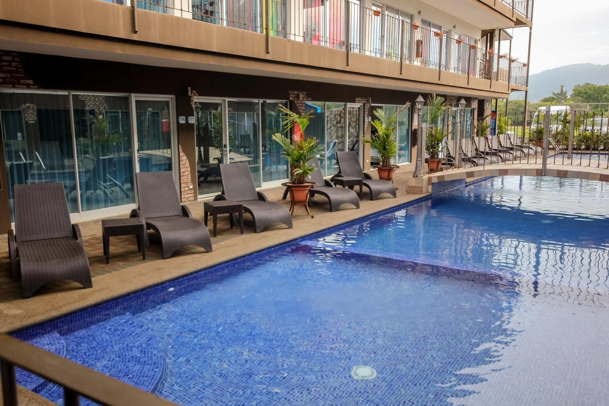 Beachfront Hotel Tramonto 자코 외부 사진