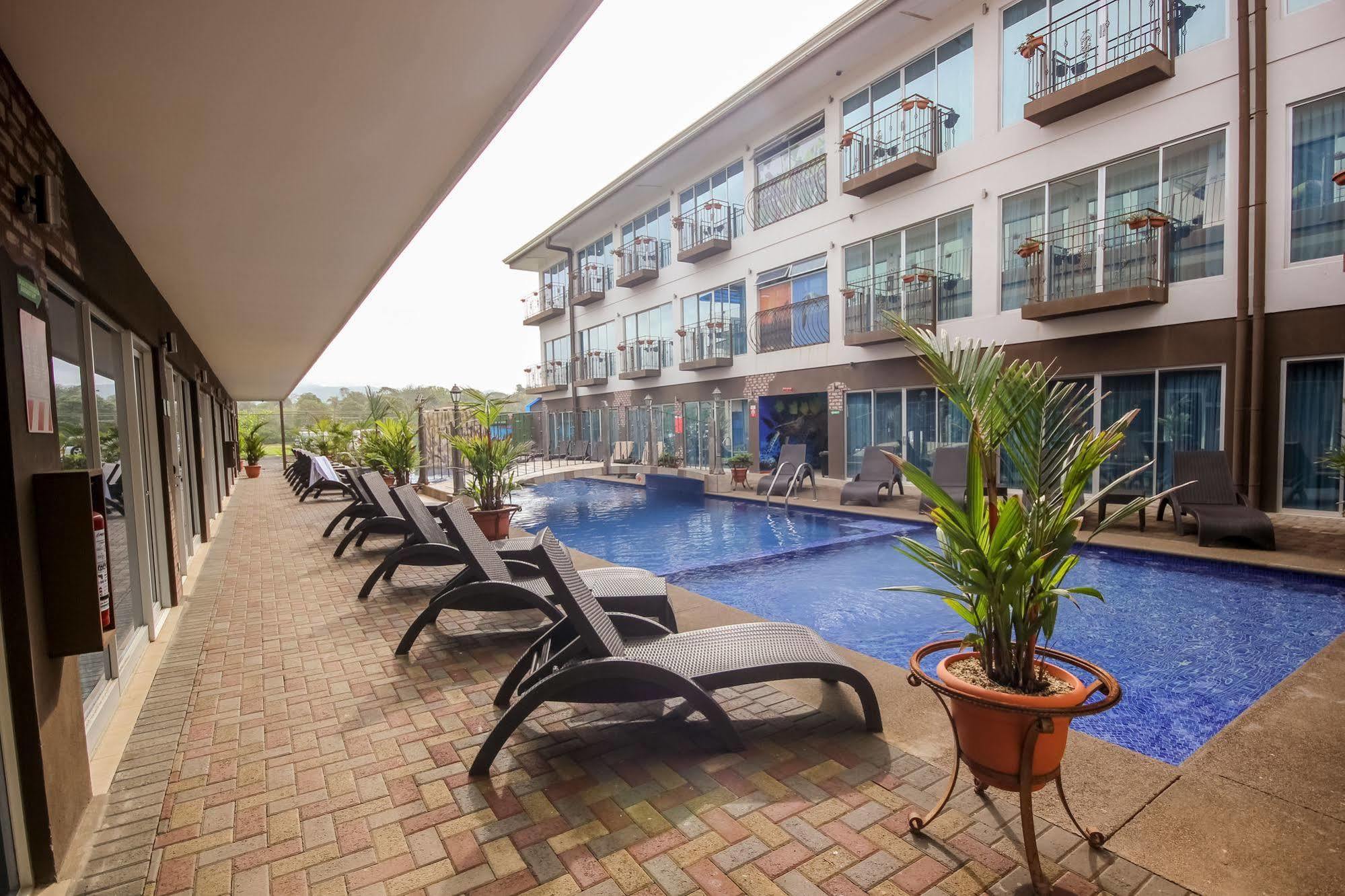 Beachfront Hotel Tramonto 자코 외부 사진